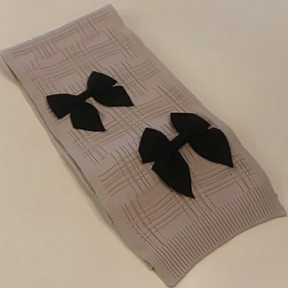 kate spade Accessories - Kate Spade beige black knit scarf with bows